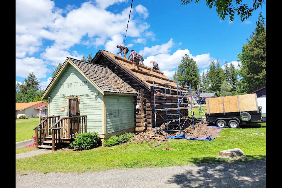 The Lac La Hache Thrift Store being prepared to receive a new roof courtesy of Big Sky Contractor. (Russ Neher photo)