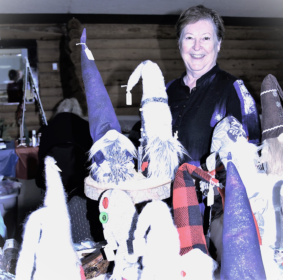 70-hall-craft-fair-gnomes