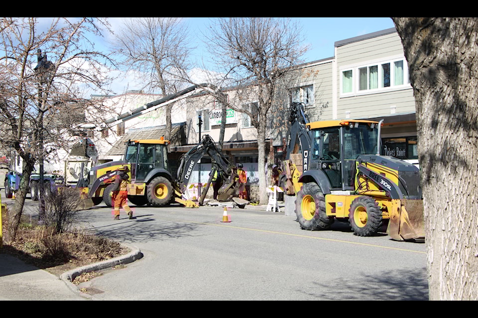 The District of 100 Mile House is currently working to address a water service leak underneath Birch Avenue. (Patrick Davies photo - simplymastery)