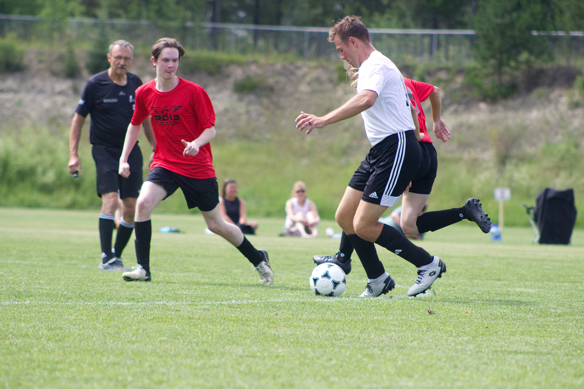 2nd annual Reid Davidson Memorial Tournament in 100 Mile House raises $5,850