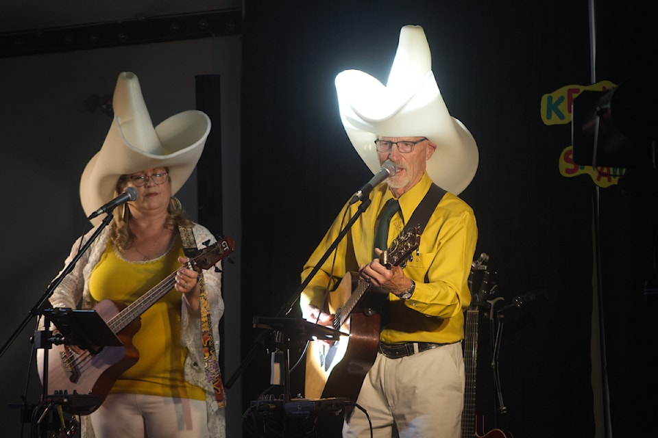 From left to right, Valori Shaw and Kenny Shaw perform at the 108 Community Hall on June 7. (Misha Mustaqeem photo - simplymastery)