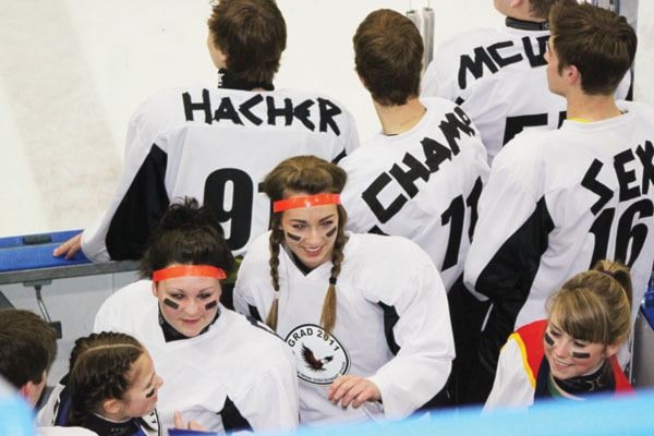 14213100milewebGradteacherHockey59