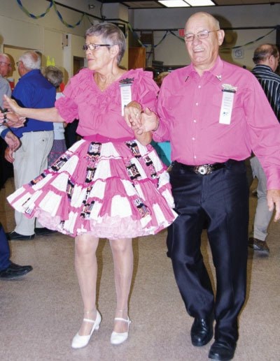 24213100mileWEB_SquareDancers11_005