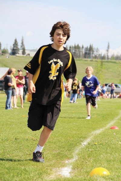 3057100mileWEB_trackmeetinterschool201139