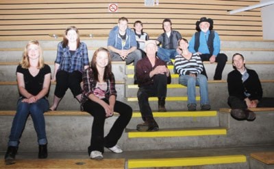 32368100mileWEB_MP2012Idolgroupmay01