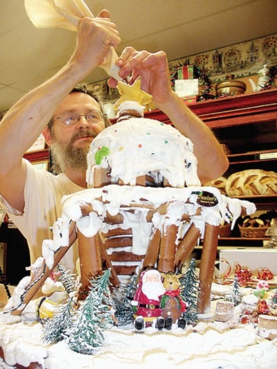 5223100mileWEB_PaninosGingerbread11_002