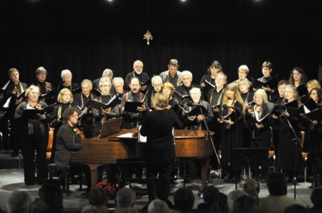 56631100milewebeclecticachristmasconcert20141207_0594copy
