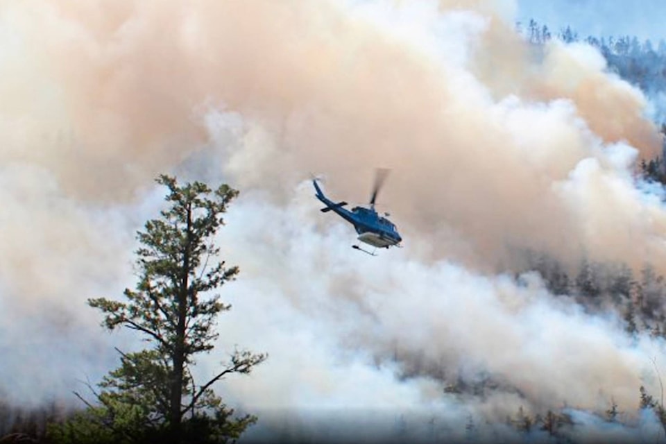 7968169_web1_20170802-KCN-M-HelicopterBCWildfire