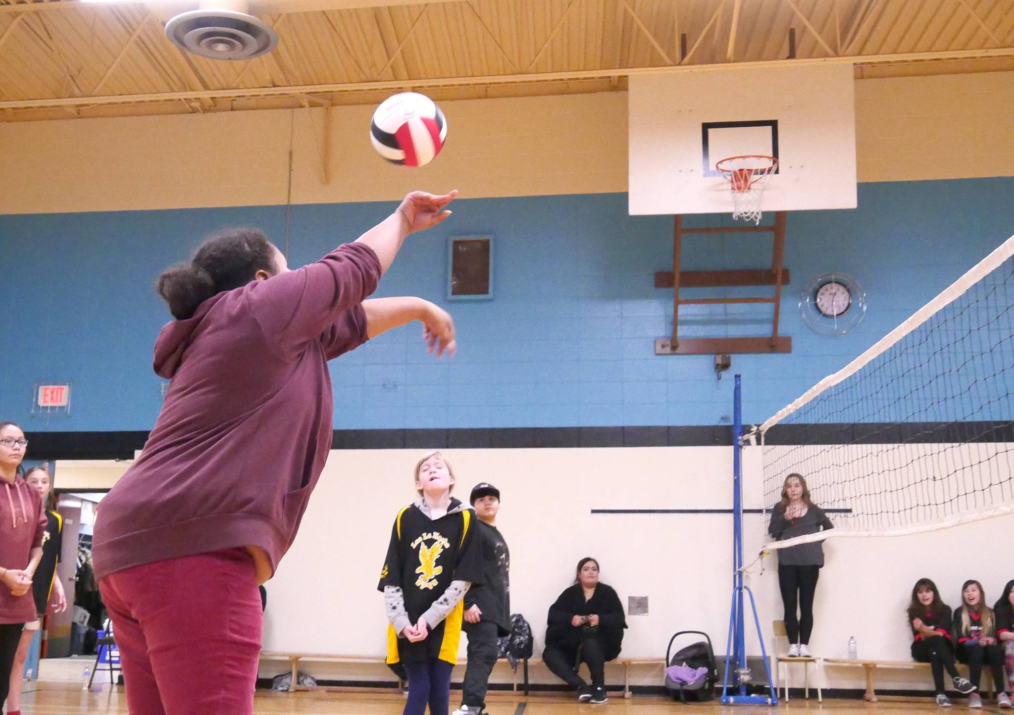 9745290_web1_171214-OMH-volleyball3_3