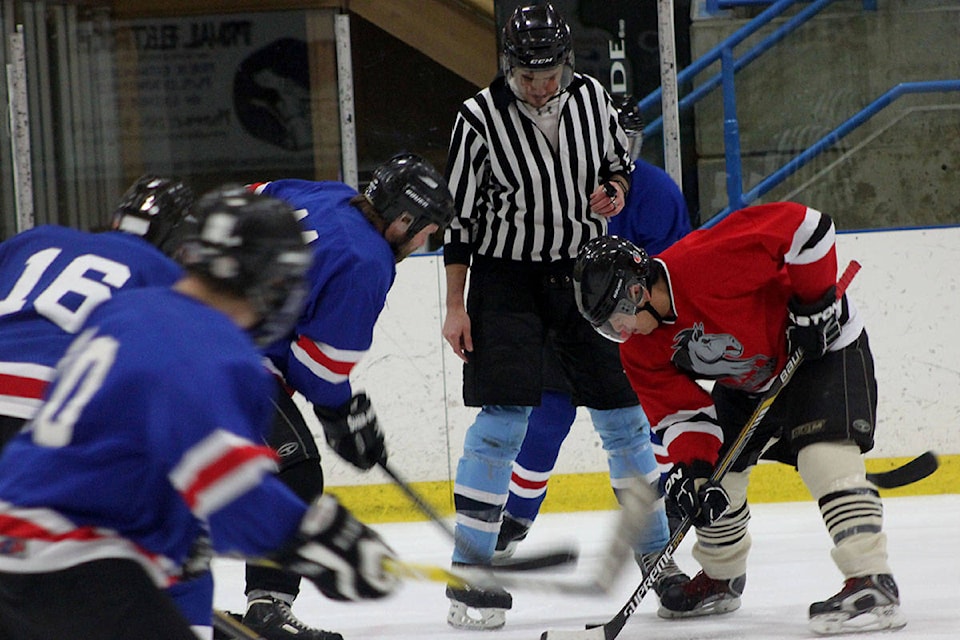 10316713_web1_180125-OMH-menshockey_1