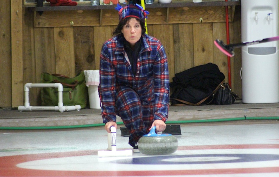 10894903_web1_180308-omh-bonspiel2