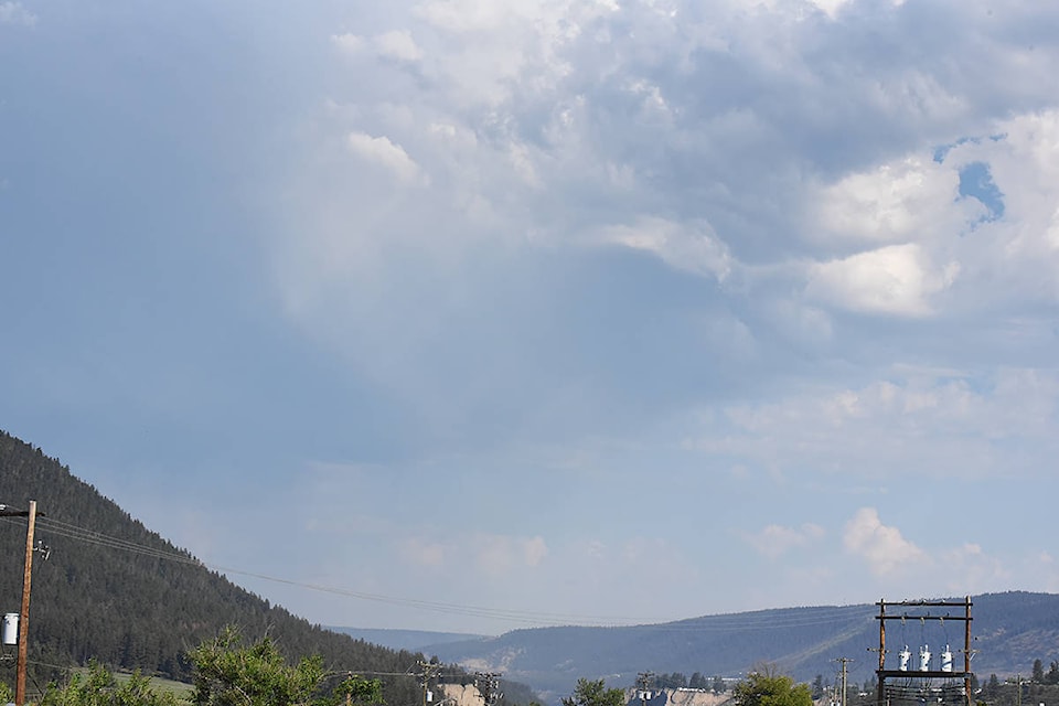 12401164_web1_aweather
