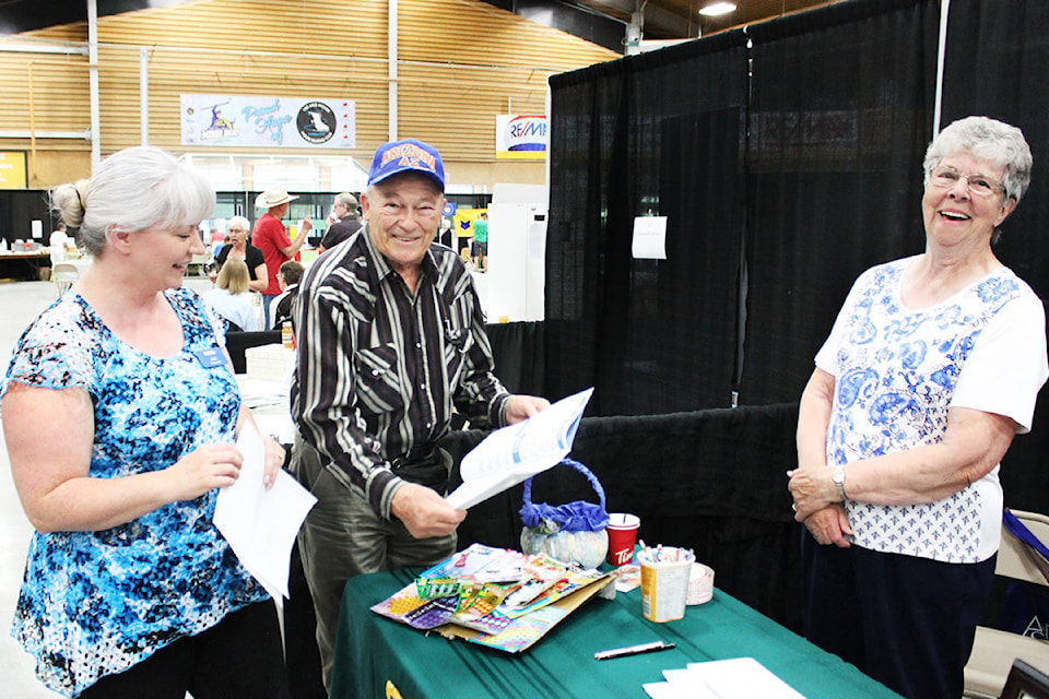 12453187_web1_180628-OMH-seniorsfair1