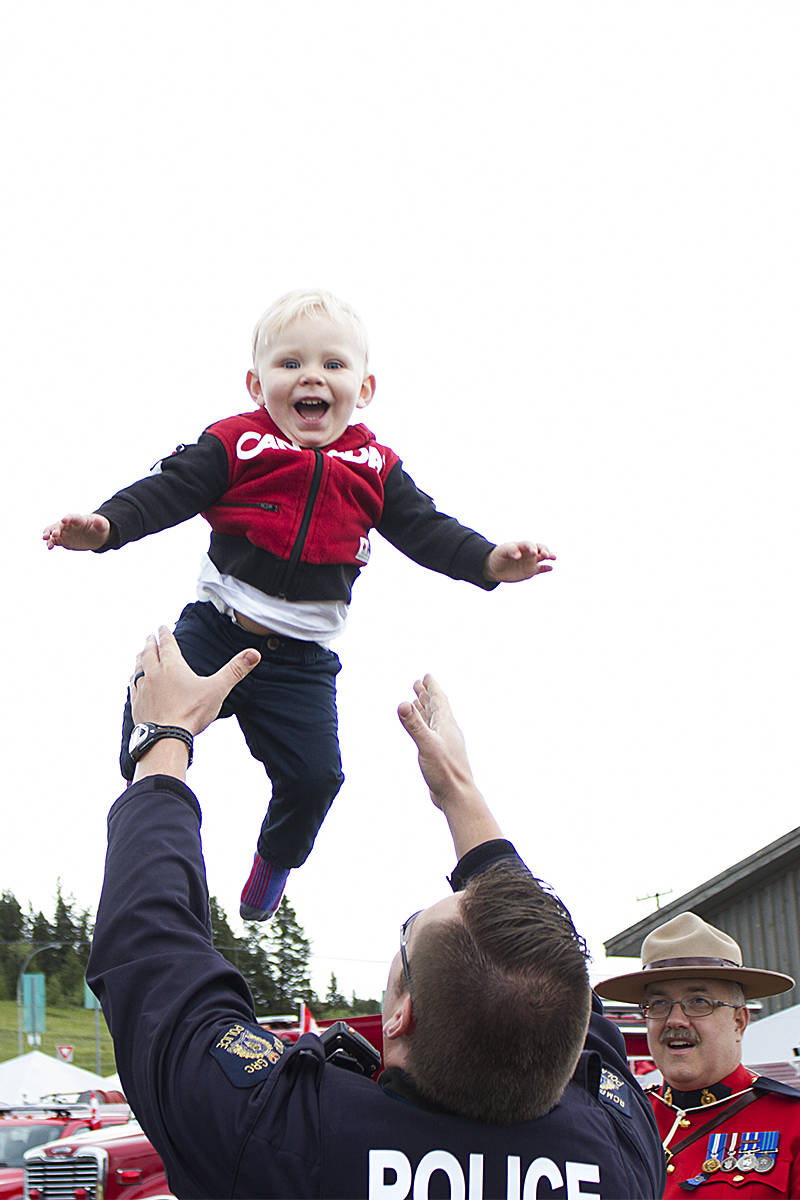 12555374_web1_180705-OMH-canadaday01