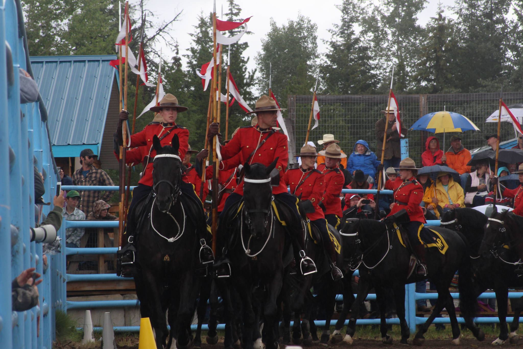 12835337_web1_180726-OMH-interlakesrodeo_11