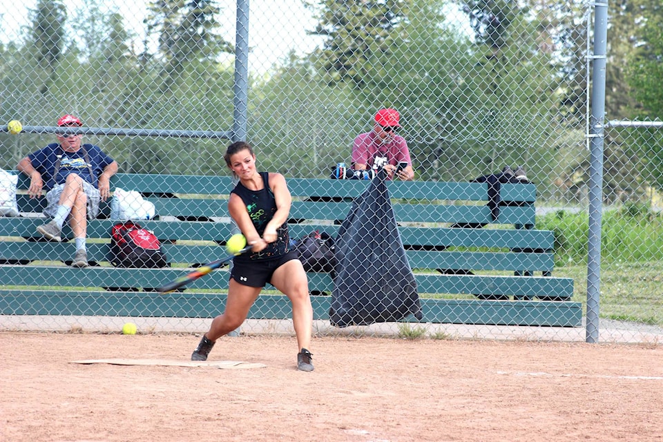 12926411_web1_180802-omh-softball