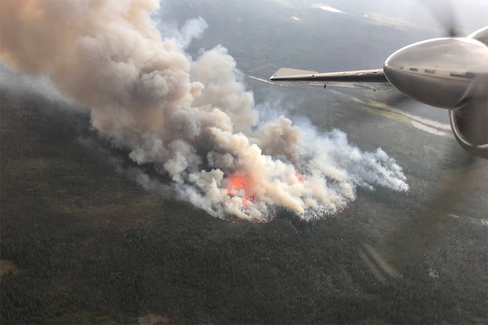 13003592_web1_180808-QCO-chancler-lake-fire
