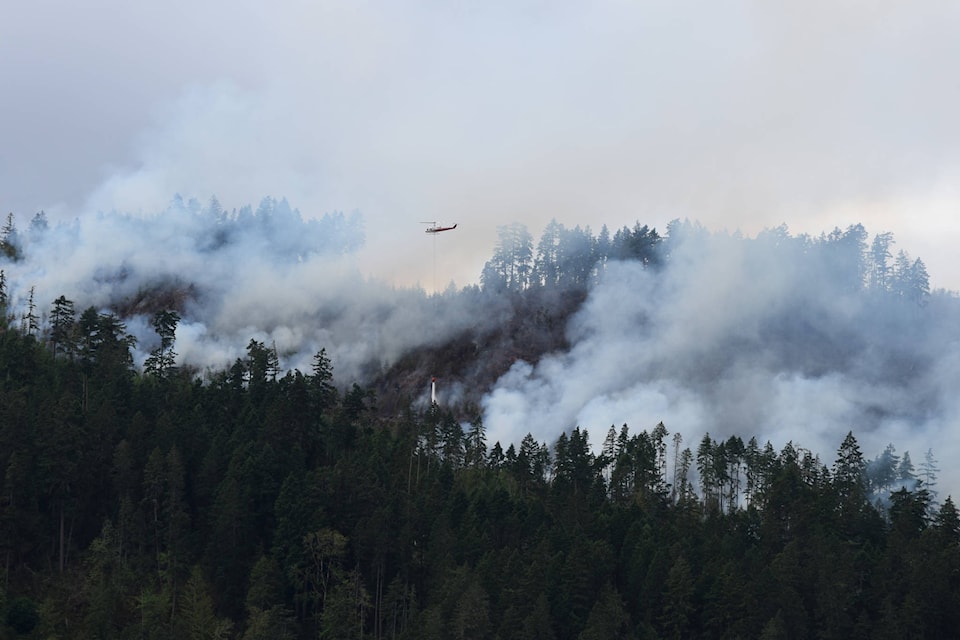 13426467_web1_180815-AVN-Wildfires-Saturday_1