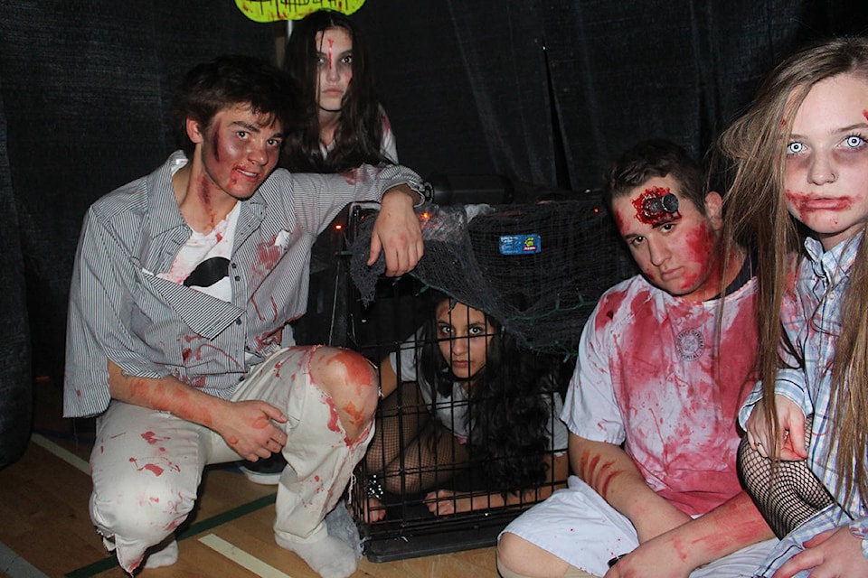 14261866_web1_181108-omh-psohaunt3-web