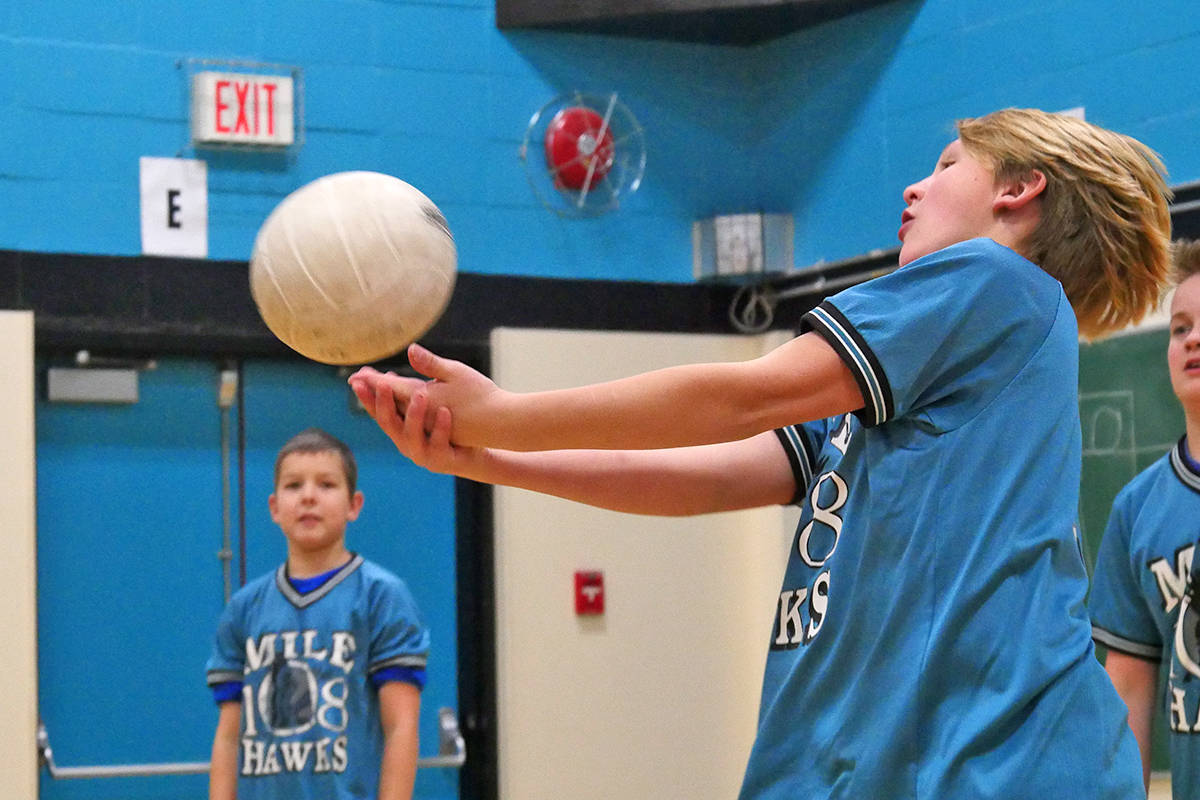 14750169_web1_181213-OMH-volleyball_4