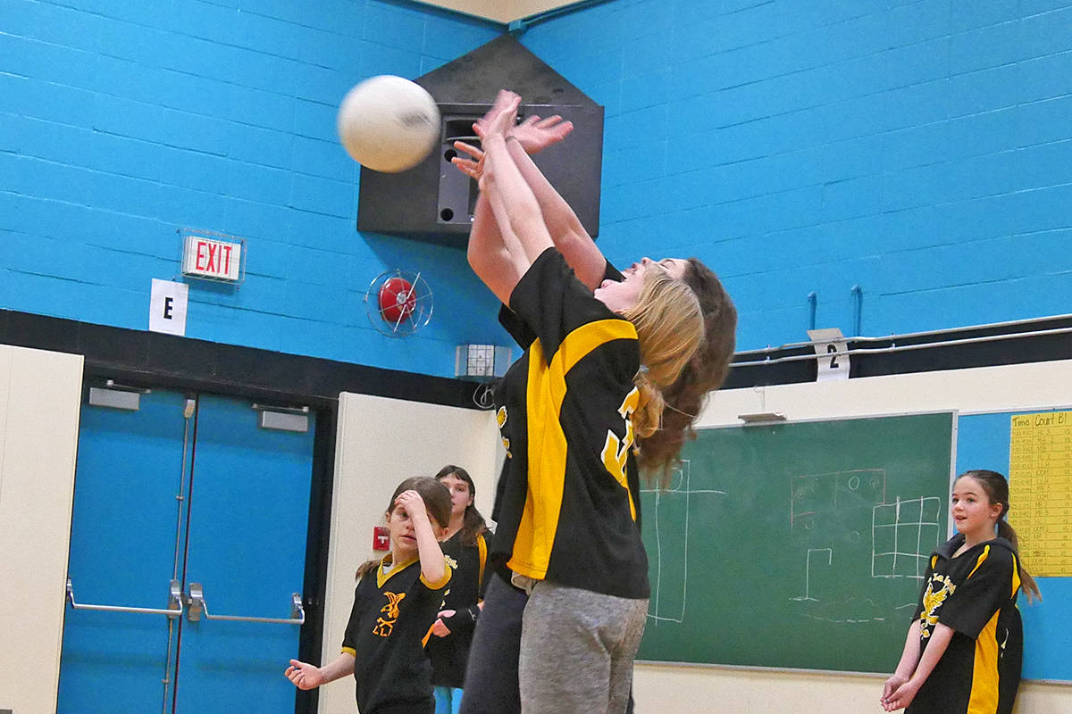 14750169_web1_181213-OMH-volleyball_7