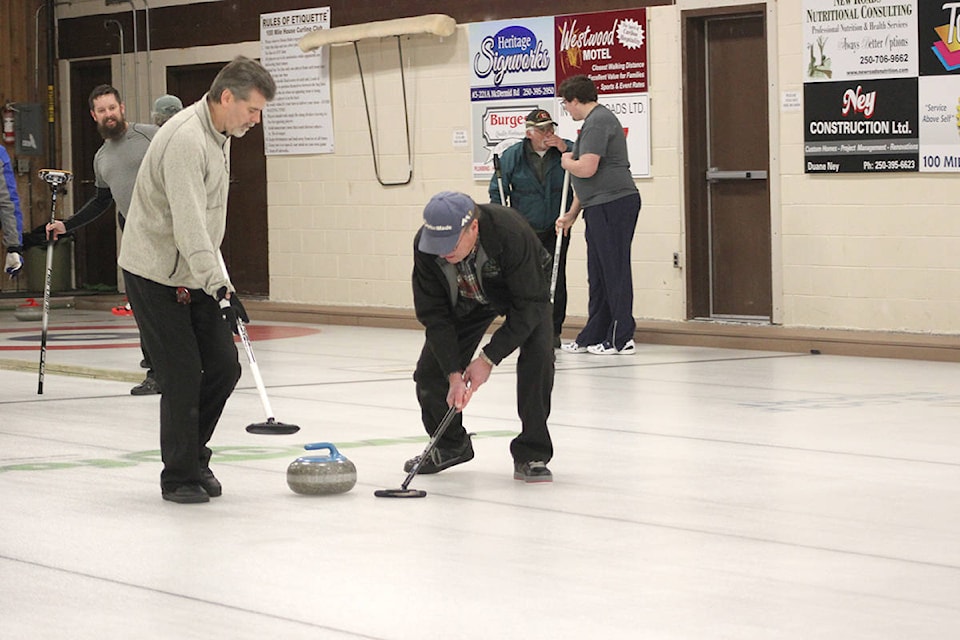 15212718_web1_190124-omh-curling1-web