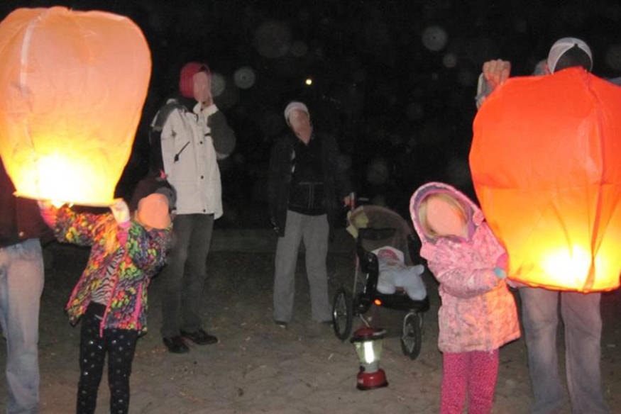 17026112_web1_190529-VMS-skylanterns