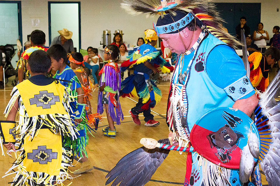 17482427_web1_180726-OMH-powwow3