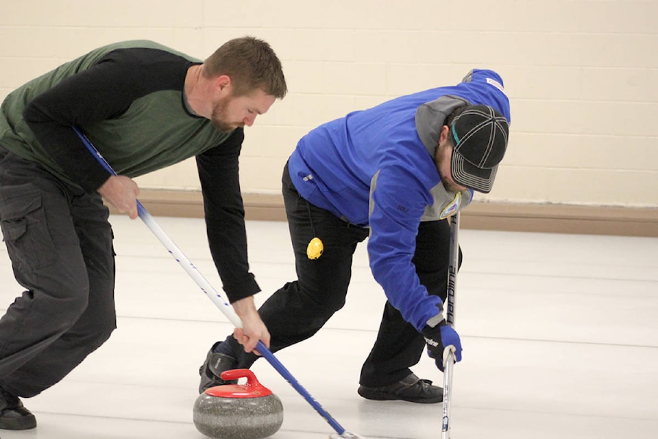 19906504_web1_190124-omh-curling6-web