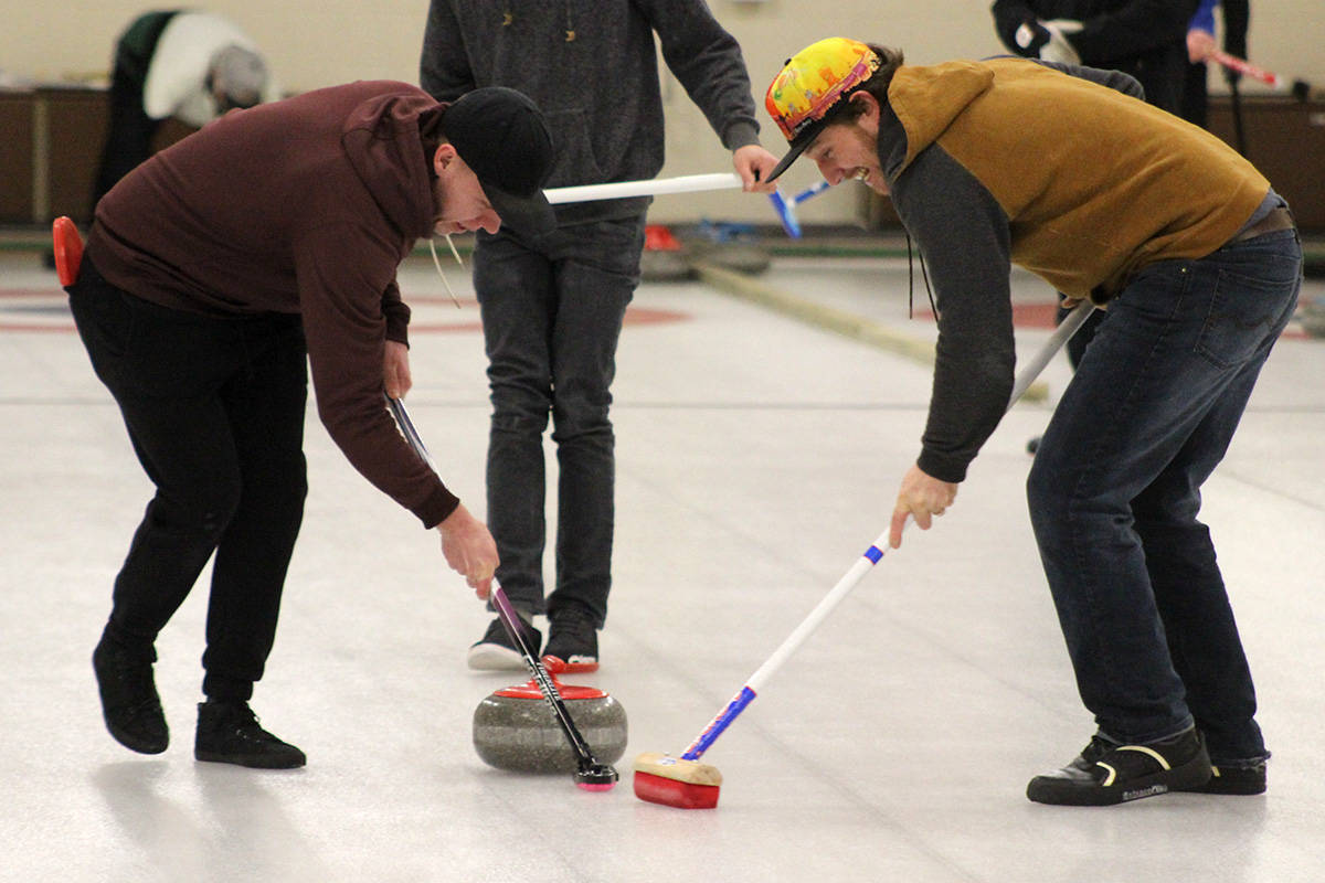 20227096_web1_200123-OMH-curling2_2