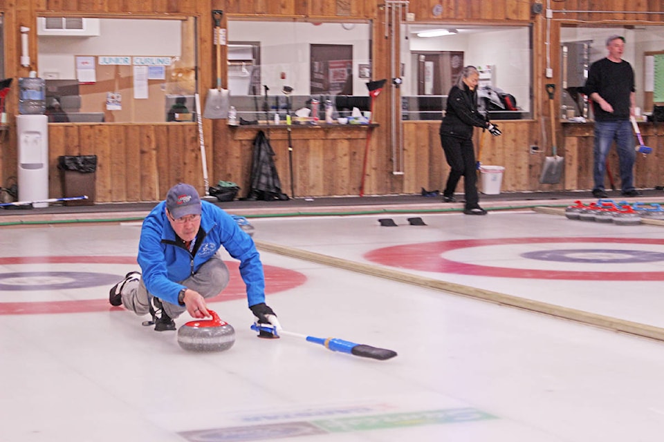 20949203_web1_200319-omh-curling