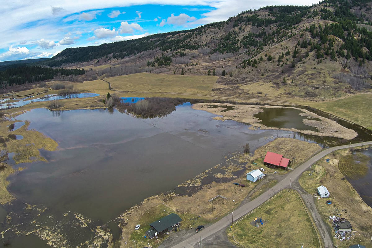 21430568_web1_200501-WLT-CanimLakeFloodingUpdate-aerials_3