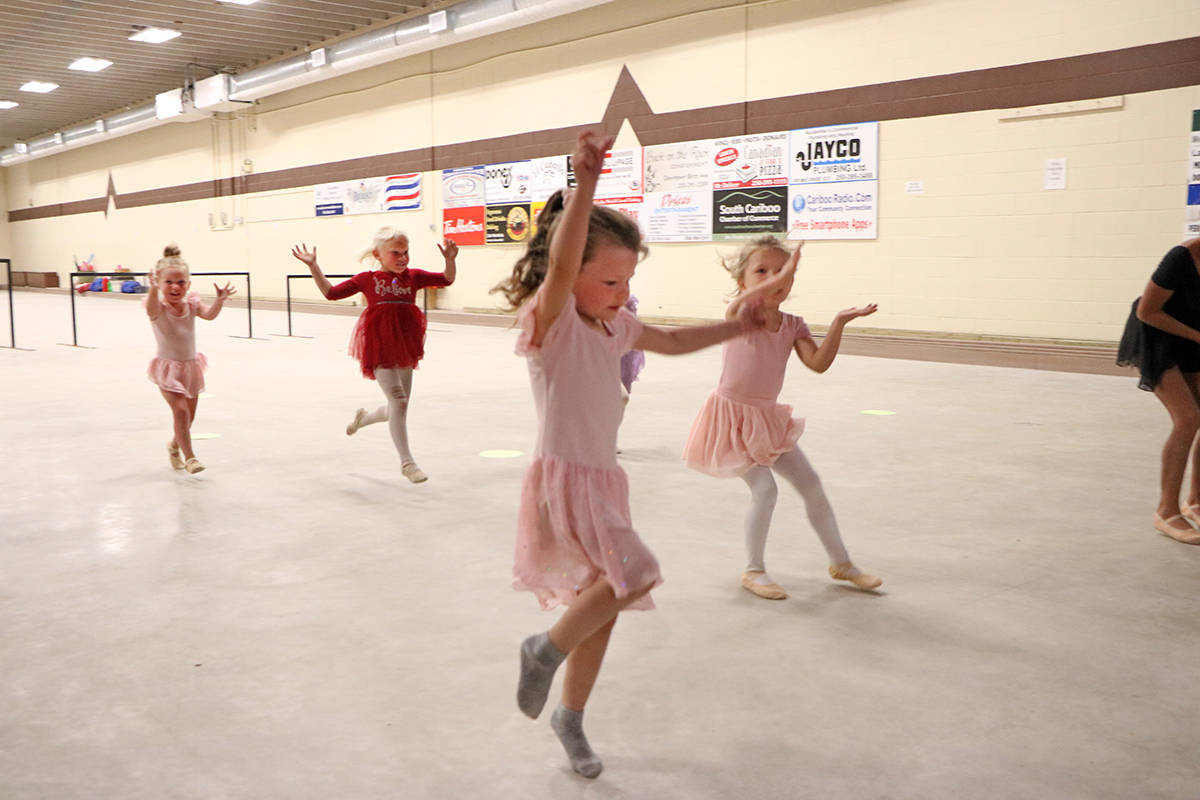 22360868_web1_200808-OMH-Ballet-Class-Rec-Centre_20