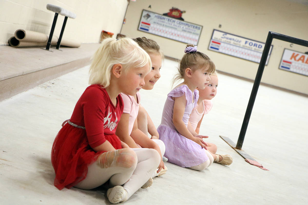 22360868_web1_200808-OMH-Ballet-Class-Rec-Centre_23