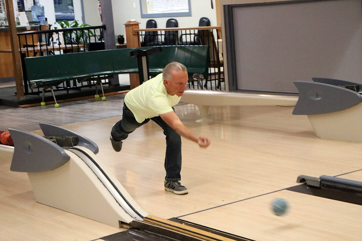 22653175_web1_200909-OMH-Bowling-Back-On_11