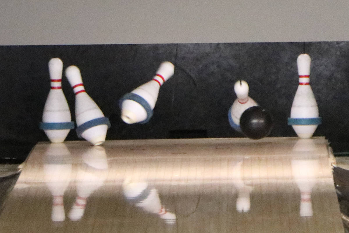 22653175_web1_200909-OMH-Bowling-Back-On_12