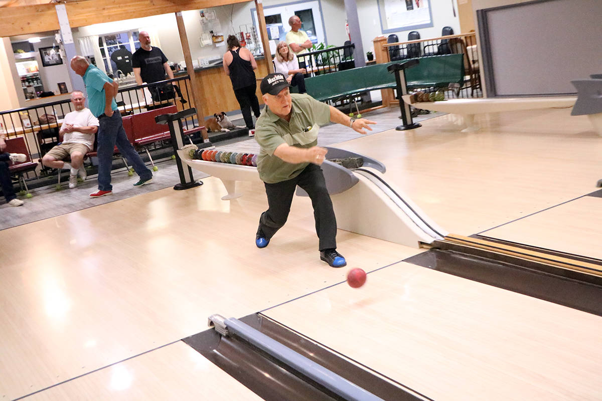 22653175_web1_200909-OMH-Bowling-Back-On_4