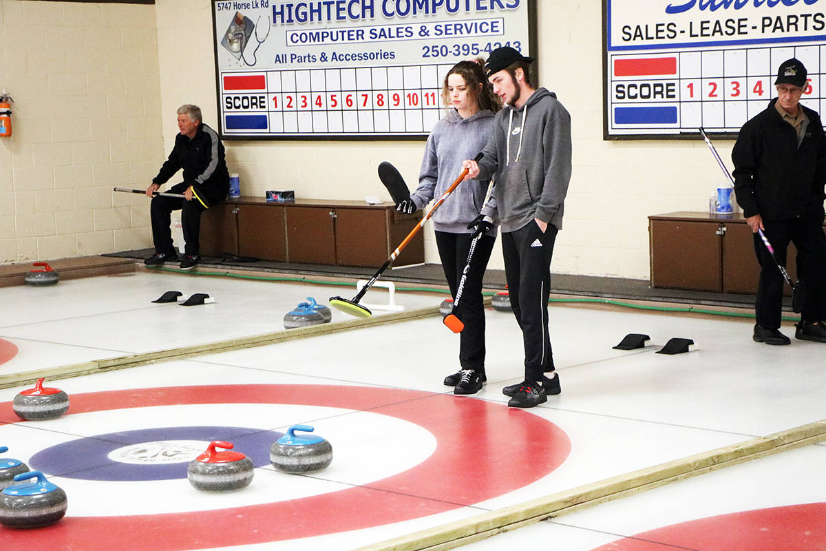 22967492_web1_201010-OMH-Curling-Starts-Up_12