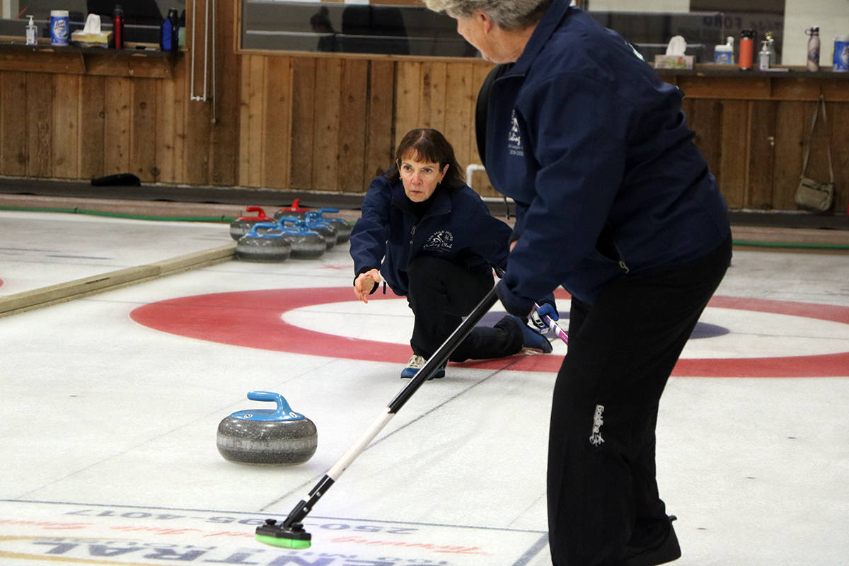 22967492_web1_201010-OMH-Curling-Starts-Up_3