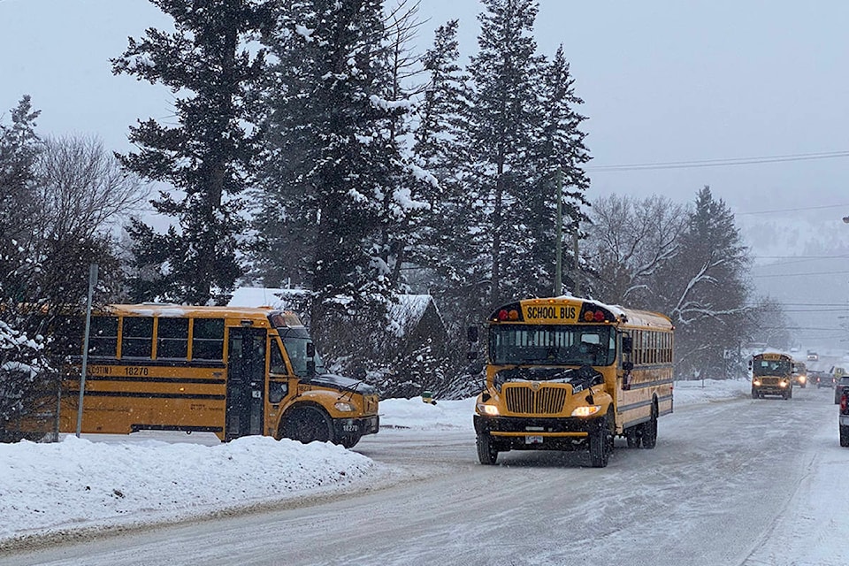 24187181_web1_210210-WLT-sd27-busing-toocold-weather_1