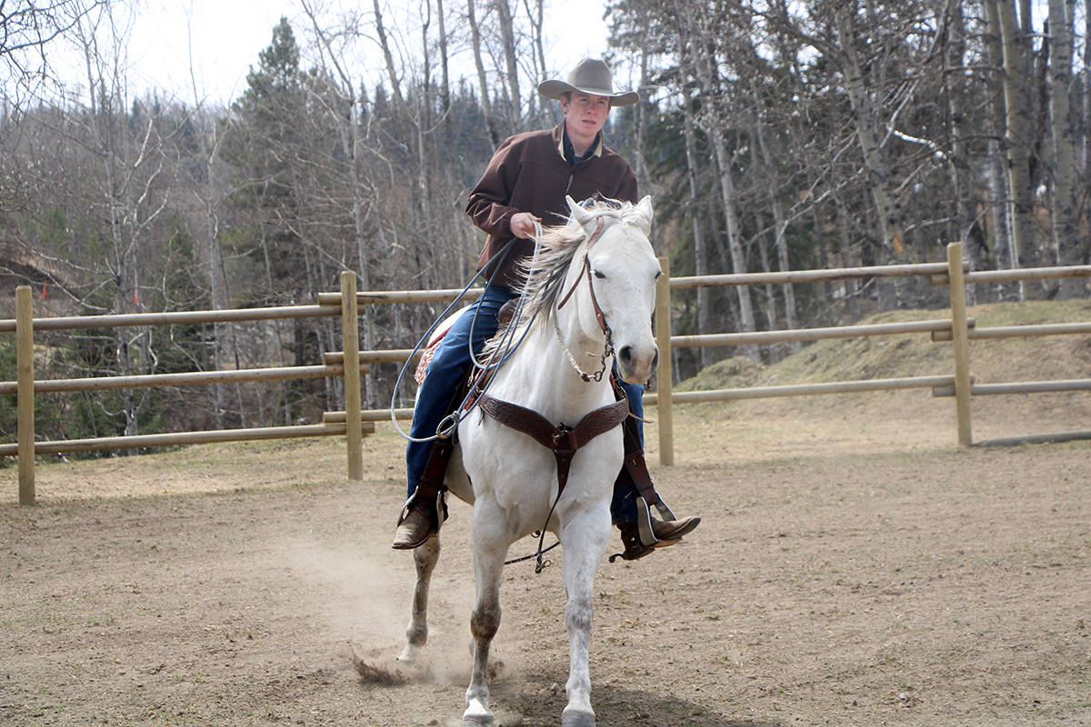 24956927_web1_210429-OMH-High-School-Rodeo_6