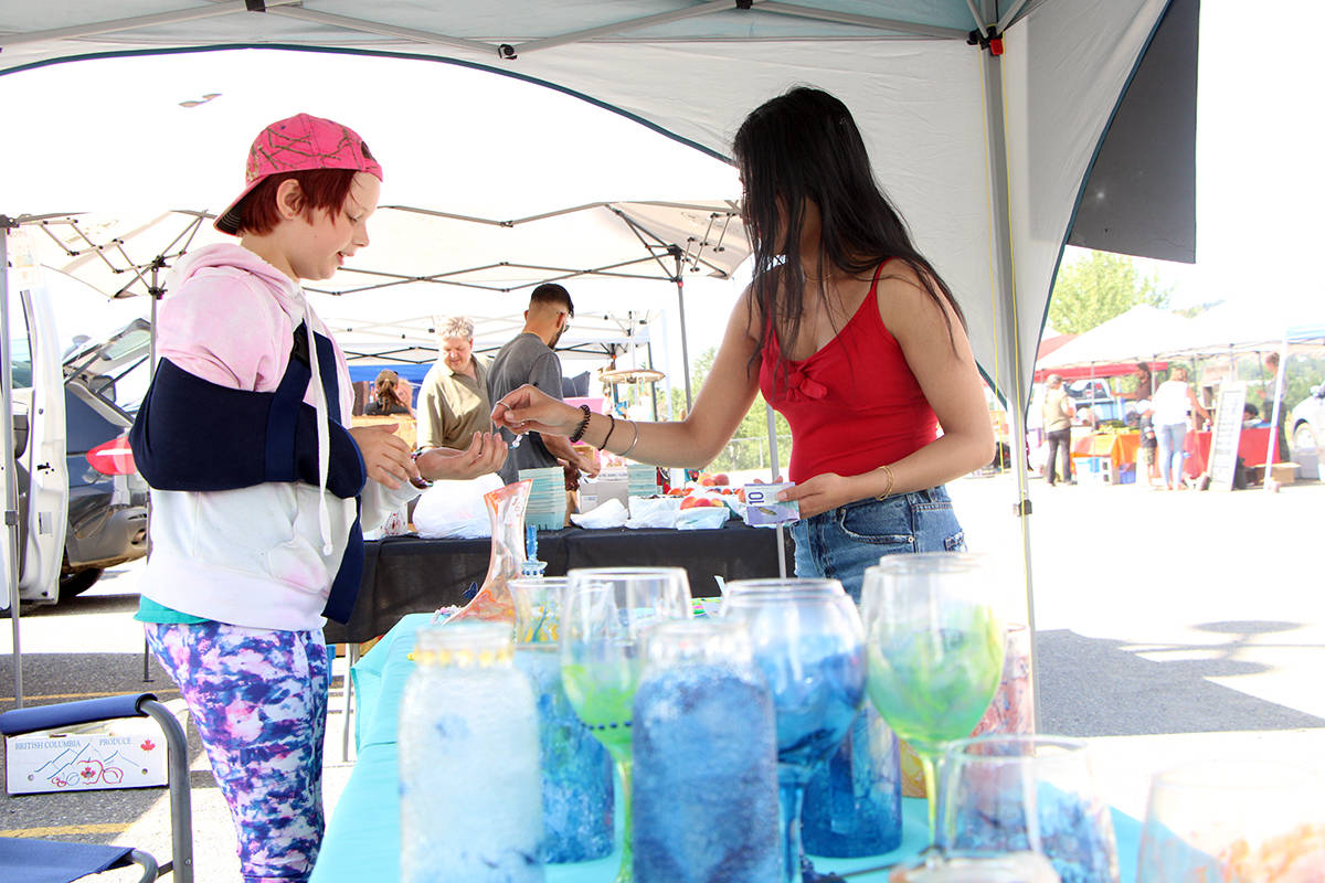 26226845_web1_210826-OMH-10-Year-Old-Farmers-Market-Vendor-_3