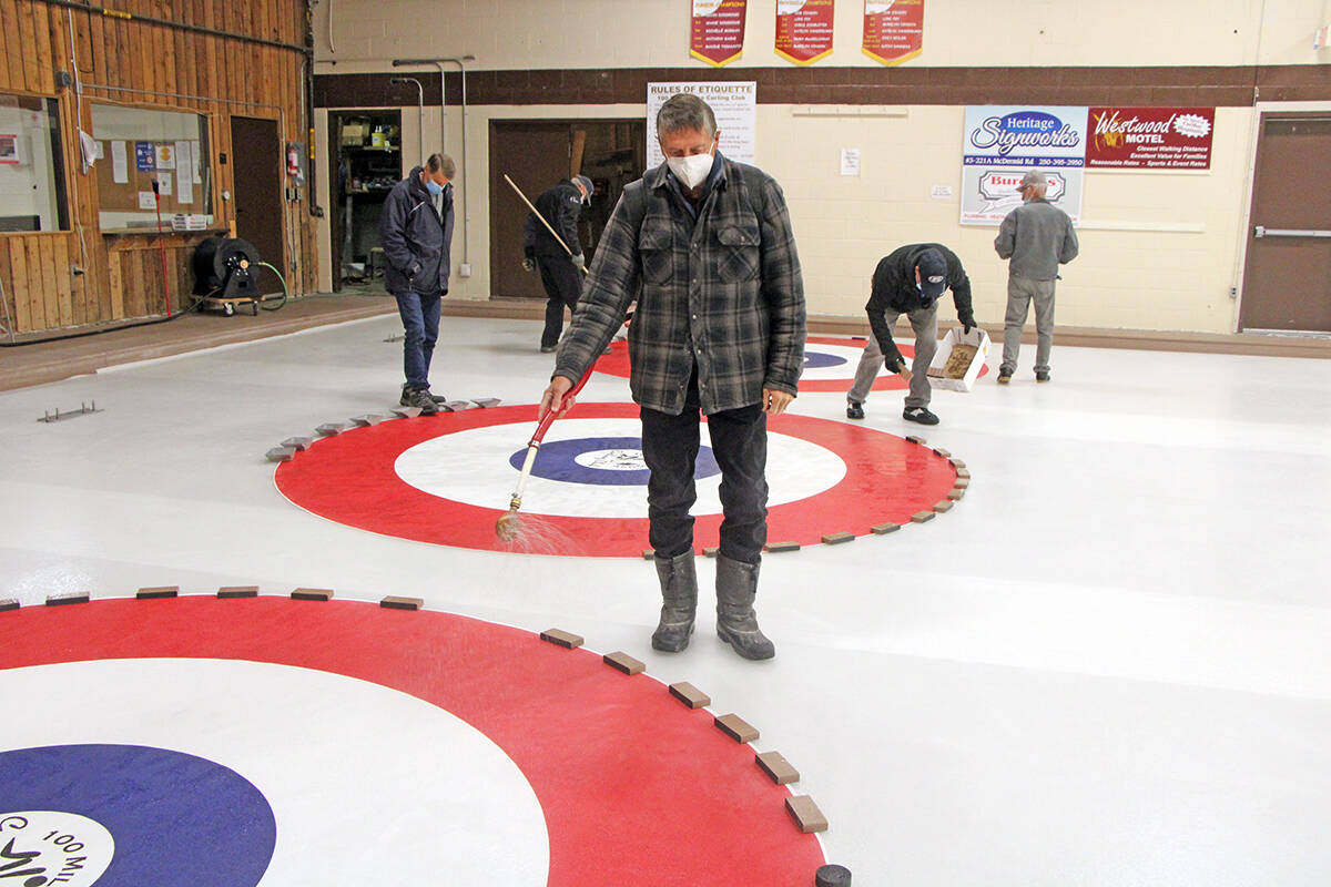 26604670_web1_211007-OMH-Curling-_3