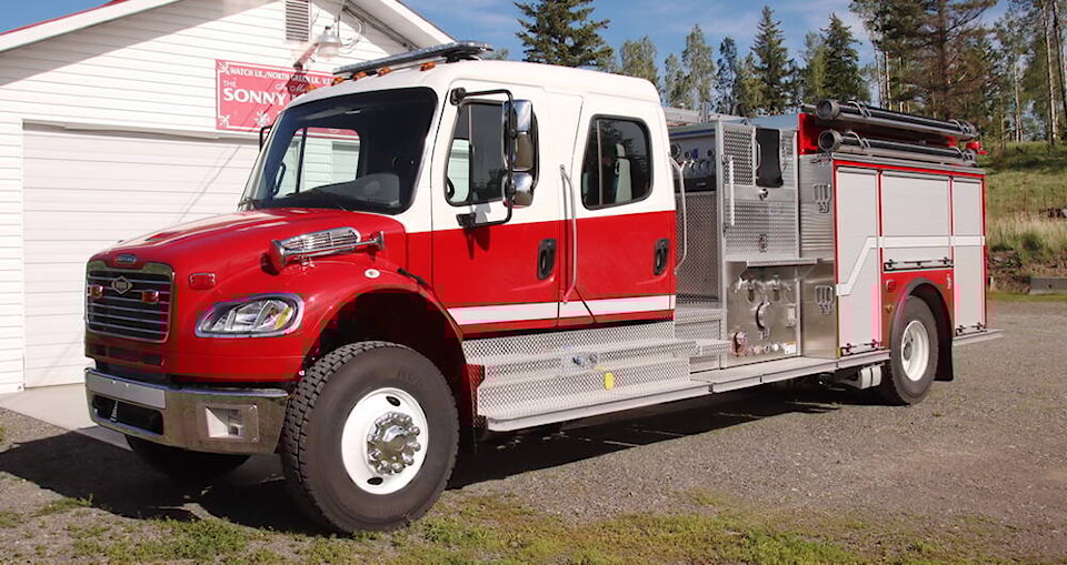 26773449_web1_210621-OMH-firetruck-WatchLake_2