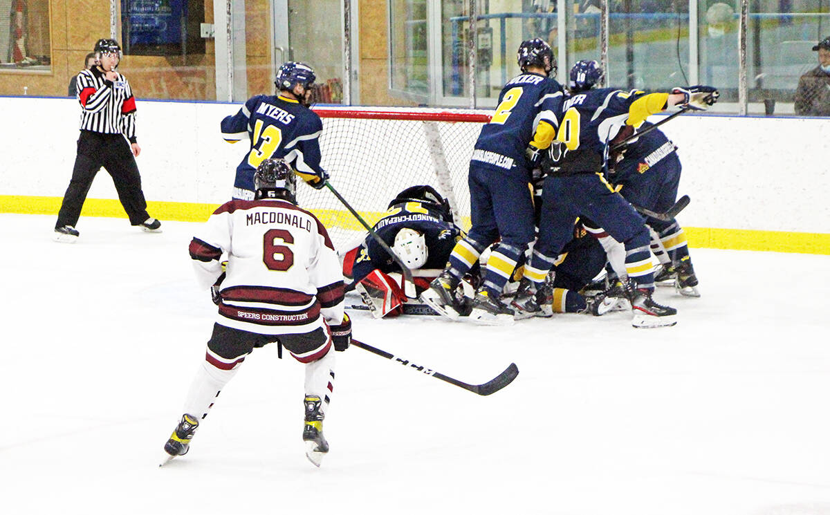 27037669_web1_21104-OMH-Wranglers-Game_13