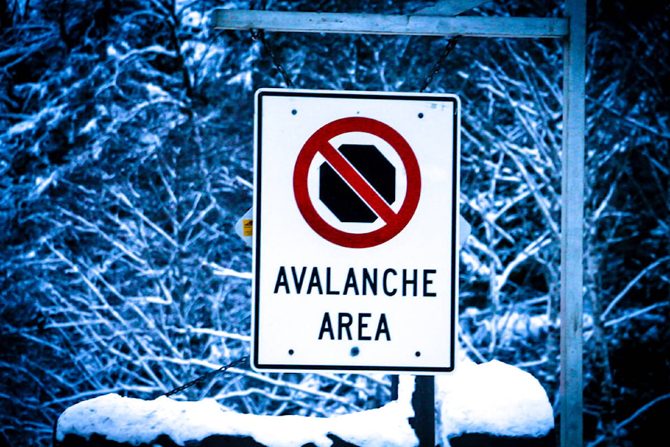 27487112_web1_WEB-PRU-AvalancheArea.Sign.SL