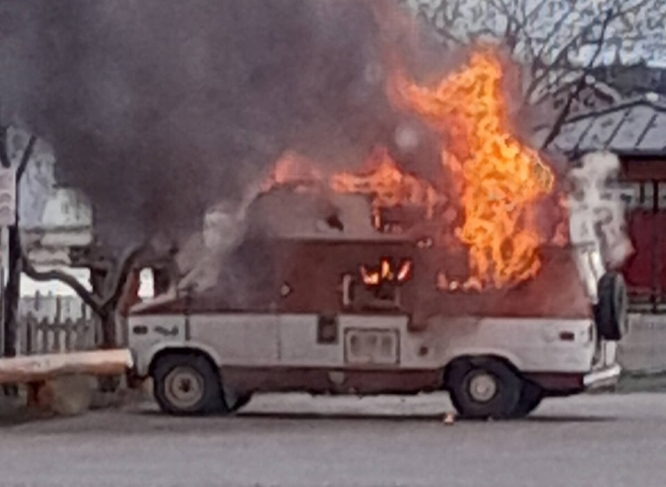 28996470_web1_220505-OMH-van-fire_2