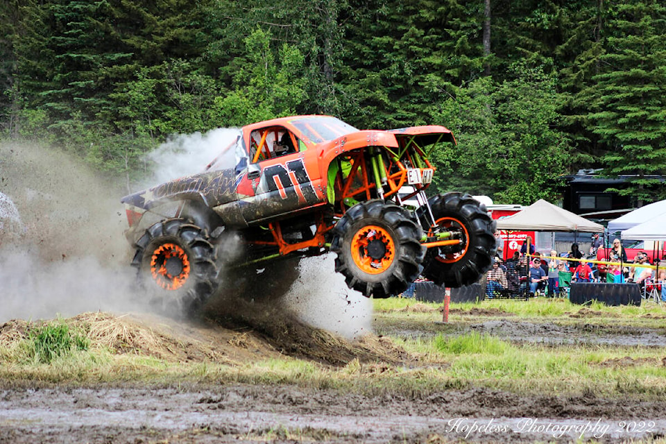 100 Mile Horsepower Ranch owner Dave Davies races in the Hill n Hole. (Andrew Stephens photo)