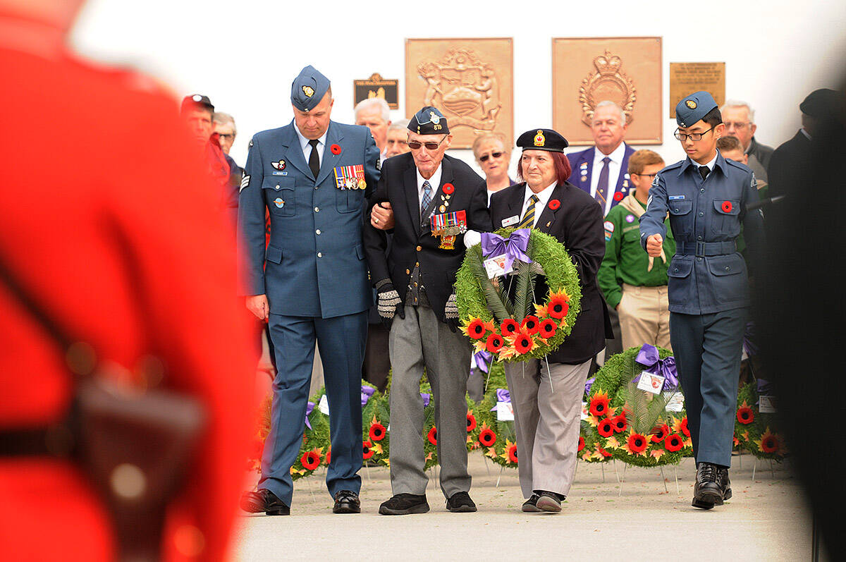 30984194_web1_221102-CPL-Remembrance-Day-Ceremonies-WarnerHockin_1