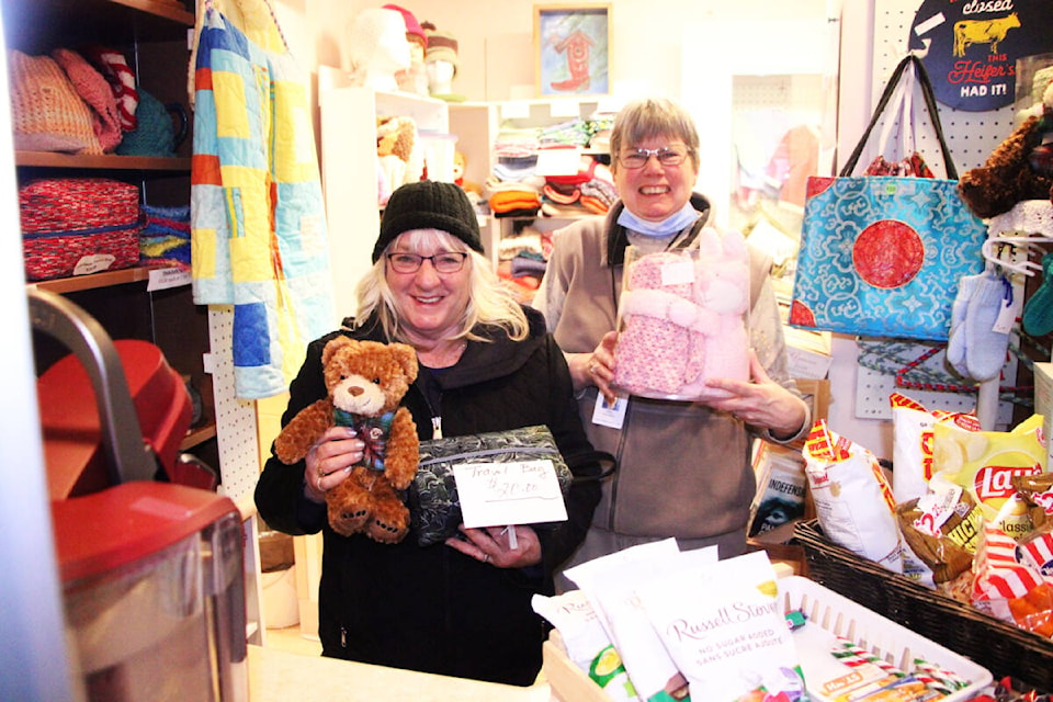 The 100 Mile District General Hospital’s Gift Shop is run by volunteers like Lynn Landry and Lynn Olson of the 100 Mile District General Hospital Auxiliary. (Patrick Davies photo - 100 Mile Free Press)